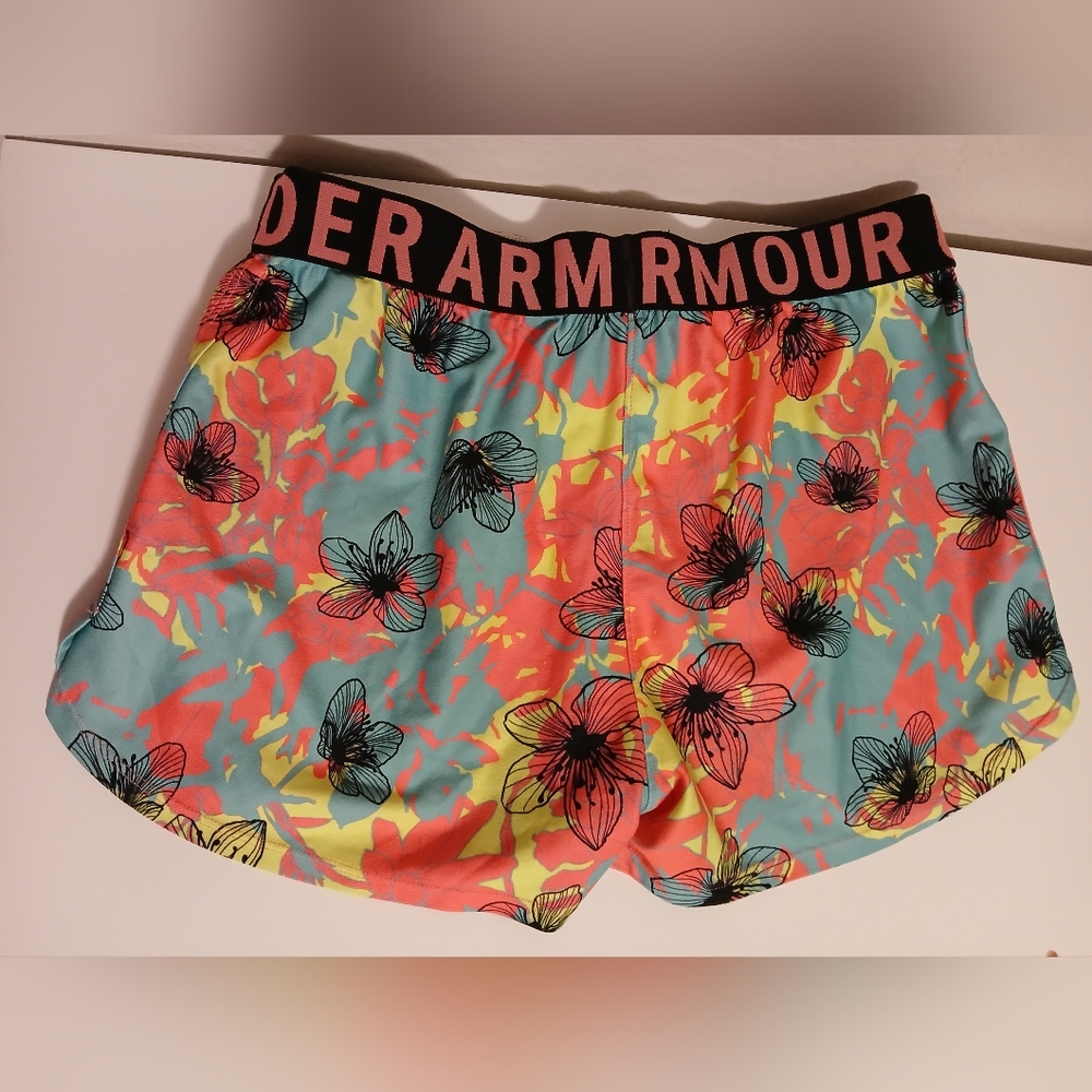 Youth Under‎ Armour Floral Shorts - Picture 3 of 5